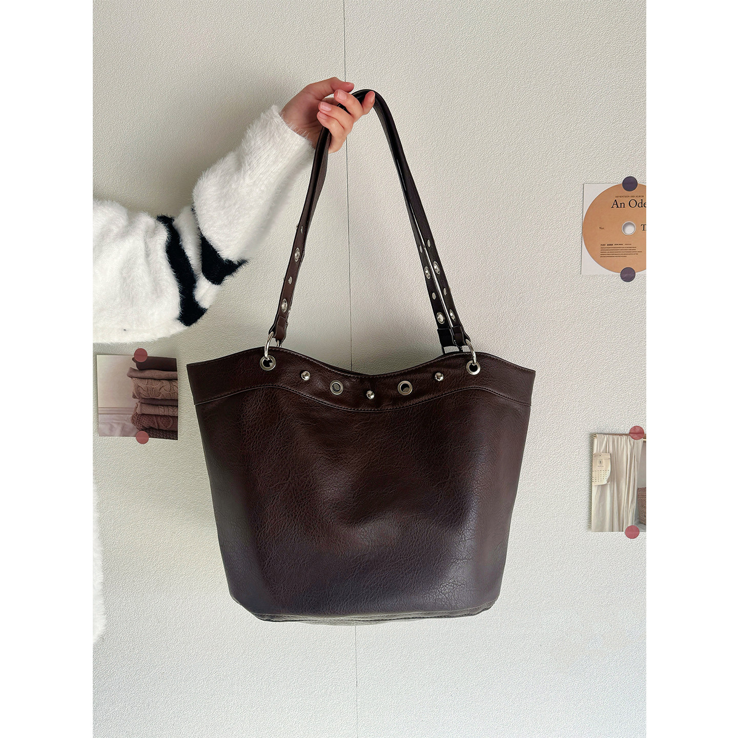 2026新款复古大容量朋克机车包铆钉通勤托特包时尚手提单肩包包女,箱包皮具/热销女包/男包,托特包,淘宝优惠券,粉丝福利购,淘宝优惠卷