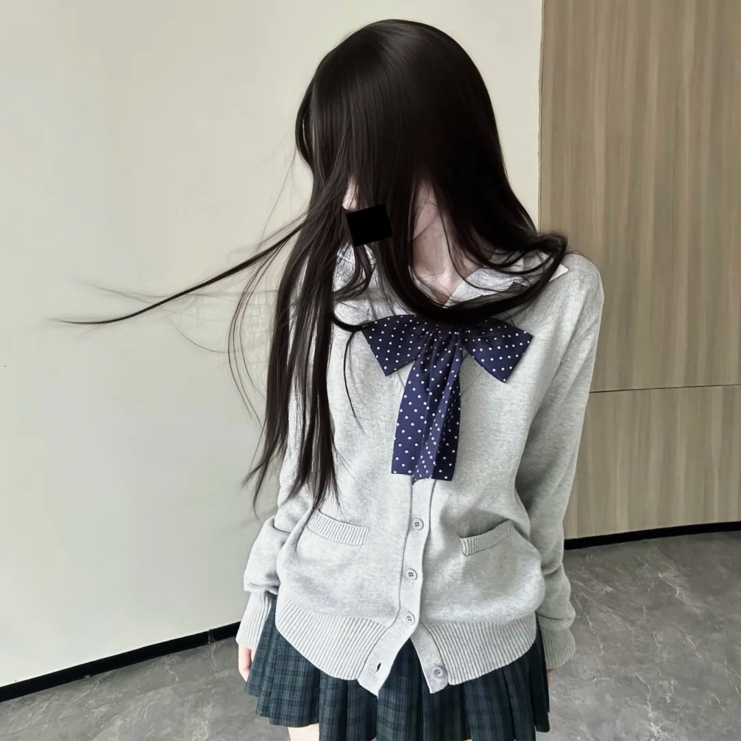 浅灰色针织开衫毛衣外套女生秋冬