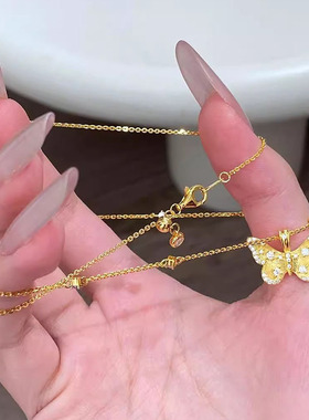 千金感拉丝闪钻金色蝴蝶项链