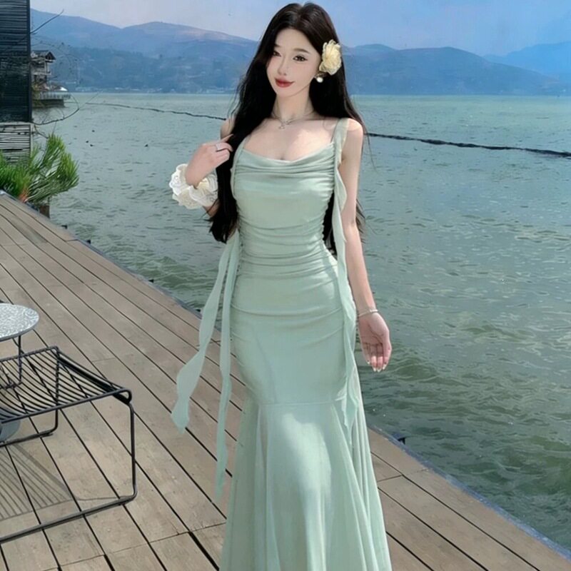 温柔气质裙子感绝美法式小众遮肉显瘦收腰纯欲吊带鱼尾连衣裙
