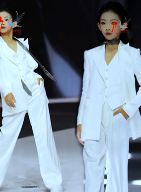 唱歌比赛白色西装套装主持人女童礼服T台走秀大赛儿童表演服帅气