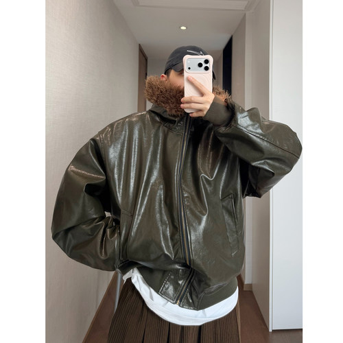 dannyandzee冬季复古军绿油蜡PU皮防风连帽毛领棉衣厚外套棉服男