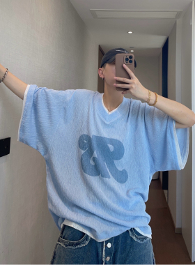 dannyandzee夏季复古宽松浅蓝色褶皱假两件V领短袖T恤男半袖球衣