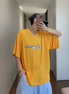 dannyandzee夏季复古痞帅黄色V领网眼镂空字母印花短袖T恤男球衣