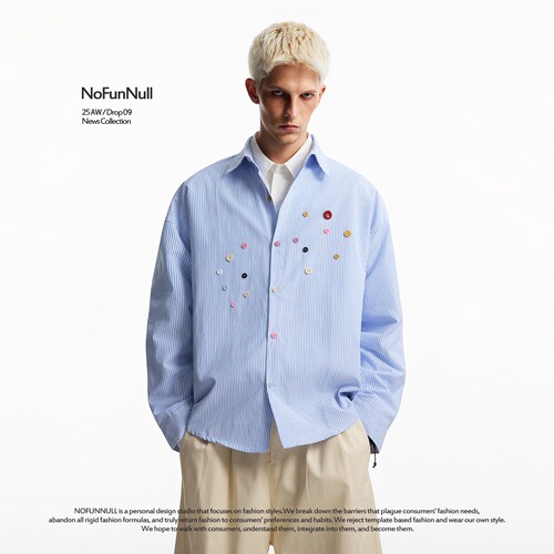 NOFUNNULL彩色纽扣装饰条纹衬衫
