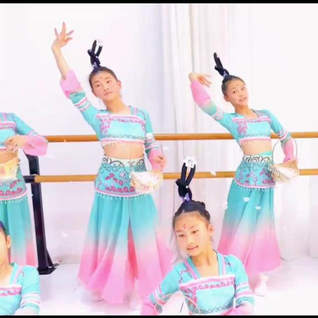 儿童古典舞演出服扇子舞伞舞飘逸中国风敦煌练功服汉服艺考表演服