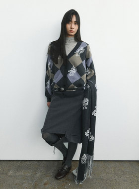 Funnel in菱形格复古花朵嵌花宽松套头毛衣针织衫秋冬