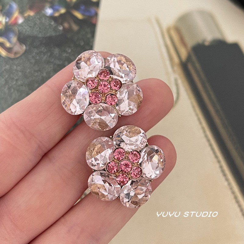 高档粉色镶钻金属钮扣