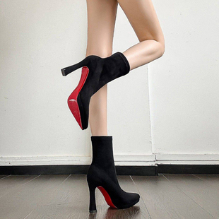 真皮磨砂短靴女2025冬季新款黑色性感尖头瘦瘦靴防水台红底高跟鞋