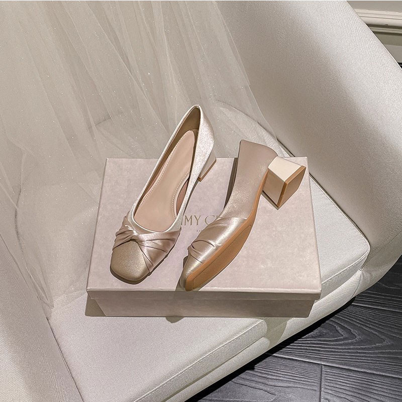 绝美玛丽珍单鞋女春秋季新款通勤百搭方头浅口粗跟气质低跟高跟鞋