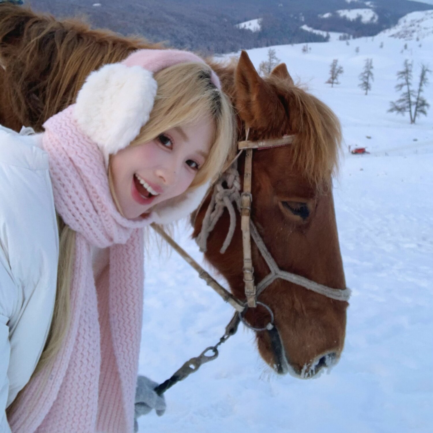 hucares 「樱花奶芙」自制无敌粉嫩围巾&耳罩日常通勤穿搭