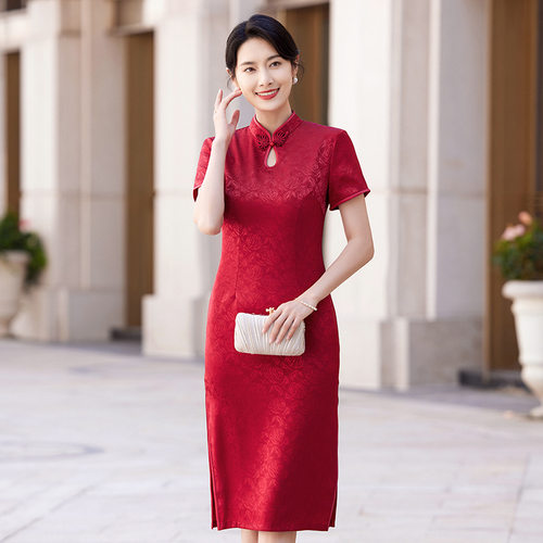 2026年春夏改良酒红喜婆婆旗袍复古中式妈妈装素雅显瘦日常水滴领