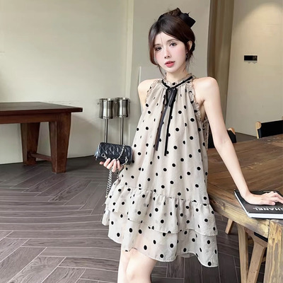 网红甜美挂脖波点A字连衣裙