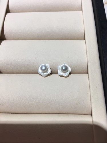 水之泪袖珍3-4mm天然淡水珍珠耳钉贝雕花朵925纯银强光无暇秀气