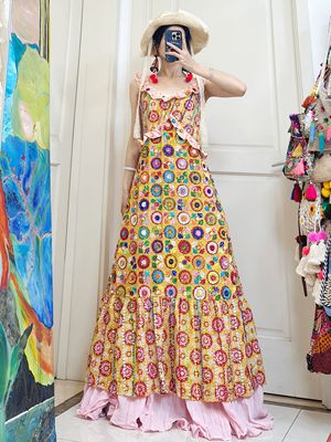 【绝美画报】夏萨珑！花仙子清迈棉刺绣钉珠度假风波西米亚连衣裙