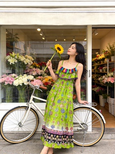 ｛法式街拍｝夏萨珑！富家千金丹麦重工手工钉珠刺绣摩洛哥仙女裙