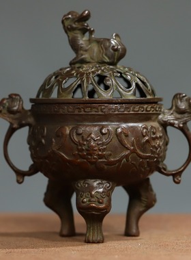 仿古铜器狮子香炉摆件带盖镂空瑞兽熏香炉铜器收藏复古家居装饰品