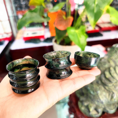 天然玉石祁连墨玉酒泉夜光杯磁性