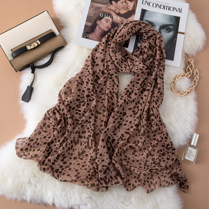 洋气百搭女薄围巾复古红褐色性感豹纹纱巾时尚雪纺丝巾外搭长披肩