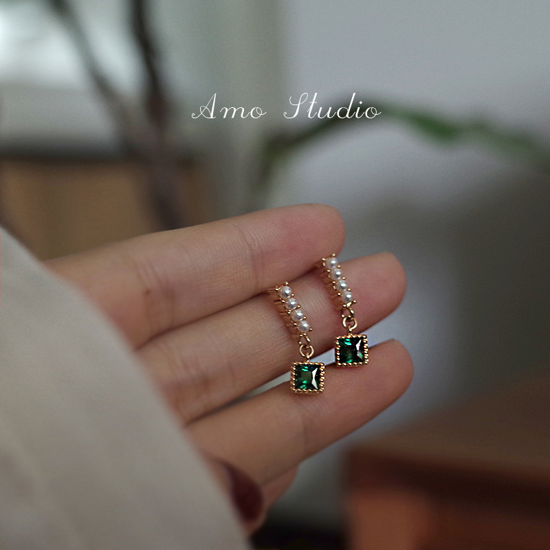 AMO人造珍珠祖母绿耳环通勤简约