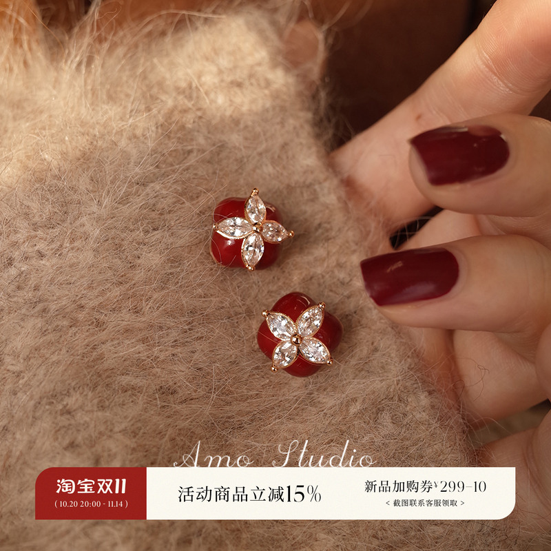 AMO闪钻四叶草红色耳环新年显白