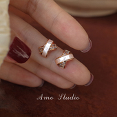 AMO贝壳交叉闪钻耳钉轻奢气质小众设计耳环百搭温柔通勤高级耳饰