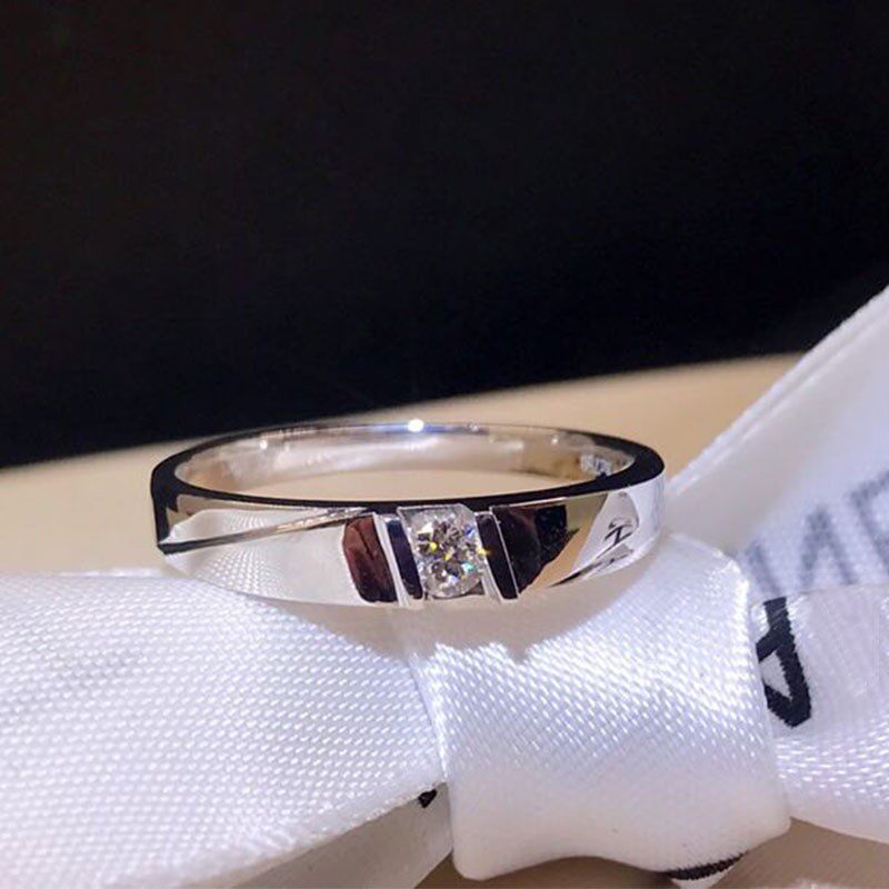 18k金10分单钻 男士戒指 简约时尚对称线条钻石钻戒送男朋友婚戒