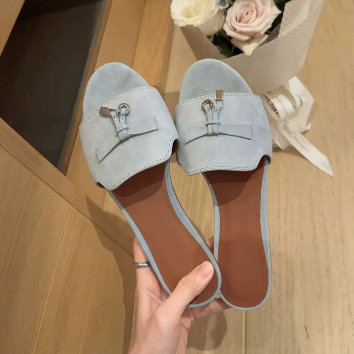 经典流苏金属扣一脚蹬露趾凉拖女