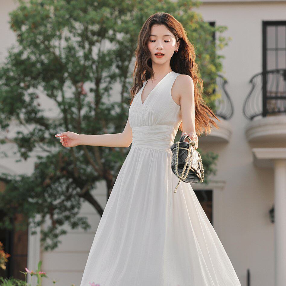 高级感连衣裙女夏白色轻奢气质长裙设计感小众显瘦法式裙子