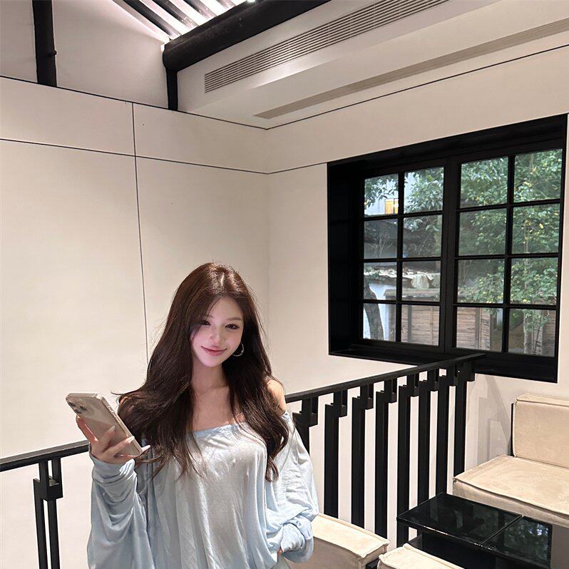 实拍蓝色一字肩长袖连衣裙女秋季显瘦收腰裙子蝙蝠袖纯欲包臀短裙
