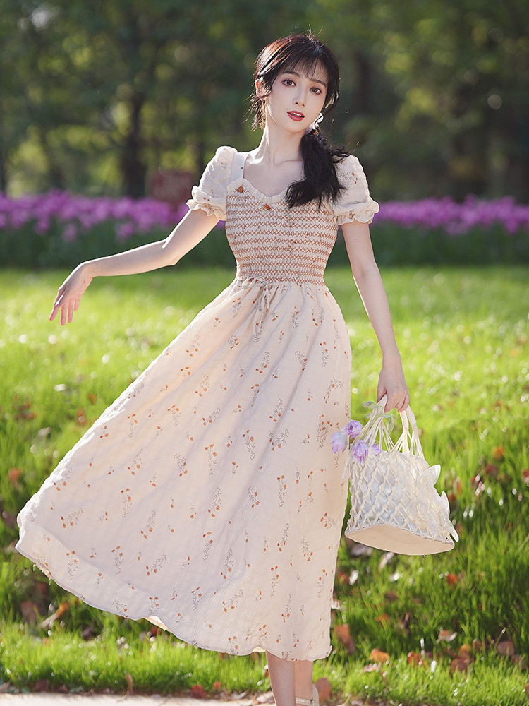 温柔风仙女收腰奶甜连衣裙高级感超仙茶歇在逃公主裙女夏碎花长裙
