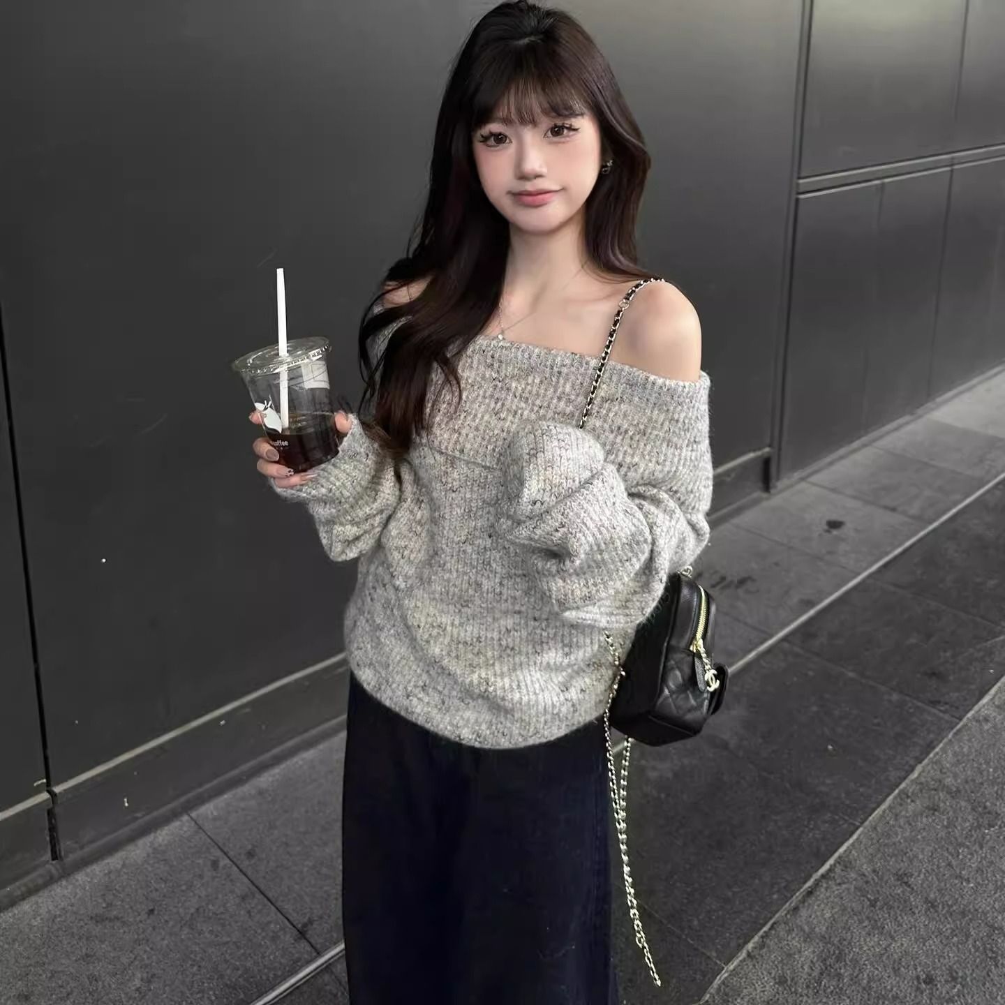 韩版温柔风一字肩露肩纯色毛衣外套韩版松弛感纯欲软糯针织衫上衣