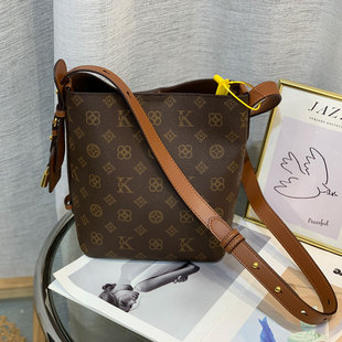 2026新款印花水桶包女大容量单肩斜挎包轻奢高级质感女包休闲百搭