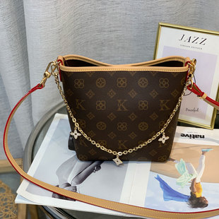 2026新款印花字母水桶包女轻奢链条单肩斜挎包百搭通勤女包手提潮