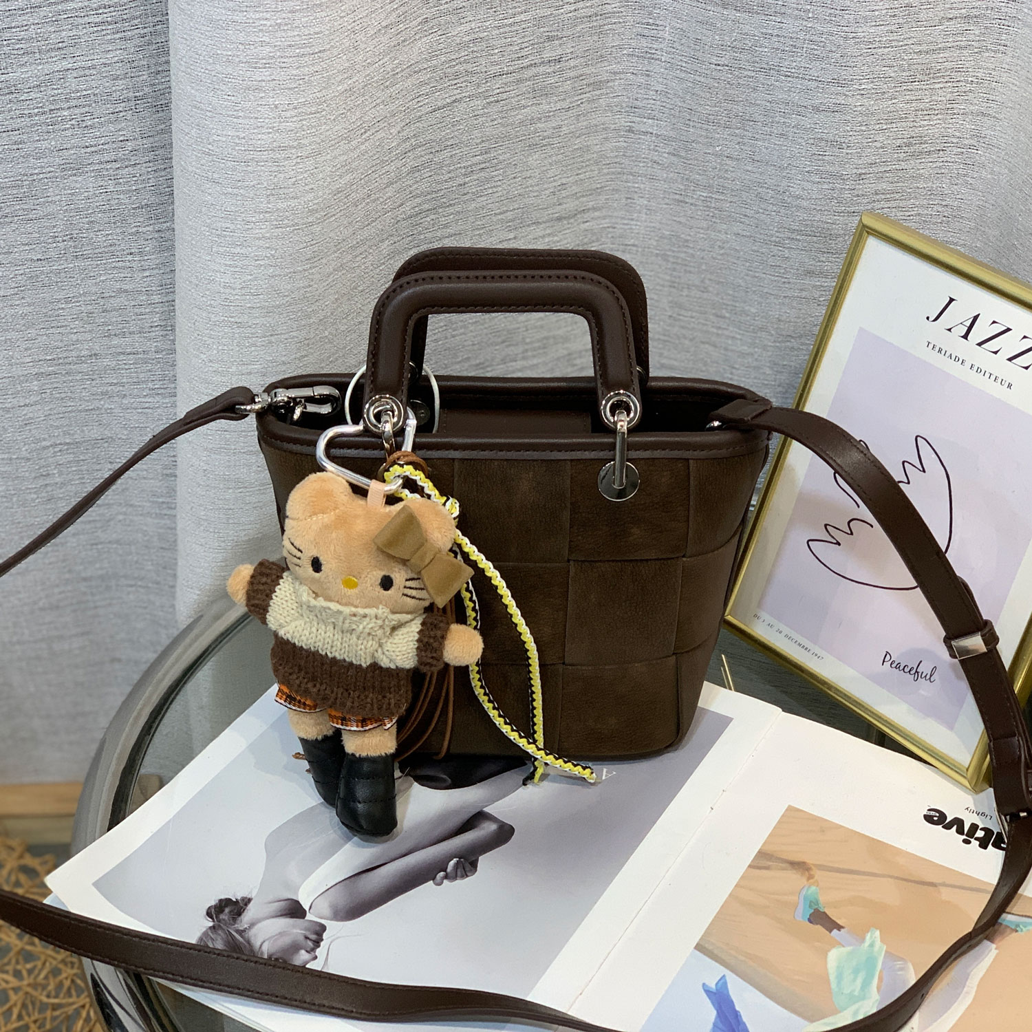 新款编织小牛皮菜篮子包女复古通勤手提单肩斜挎包小众设计洋气潮