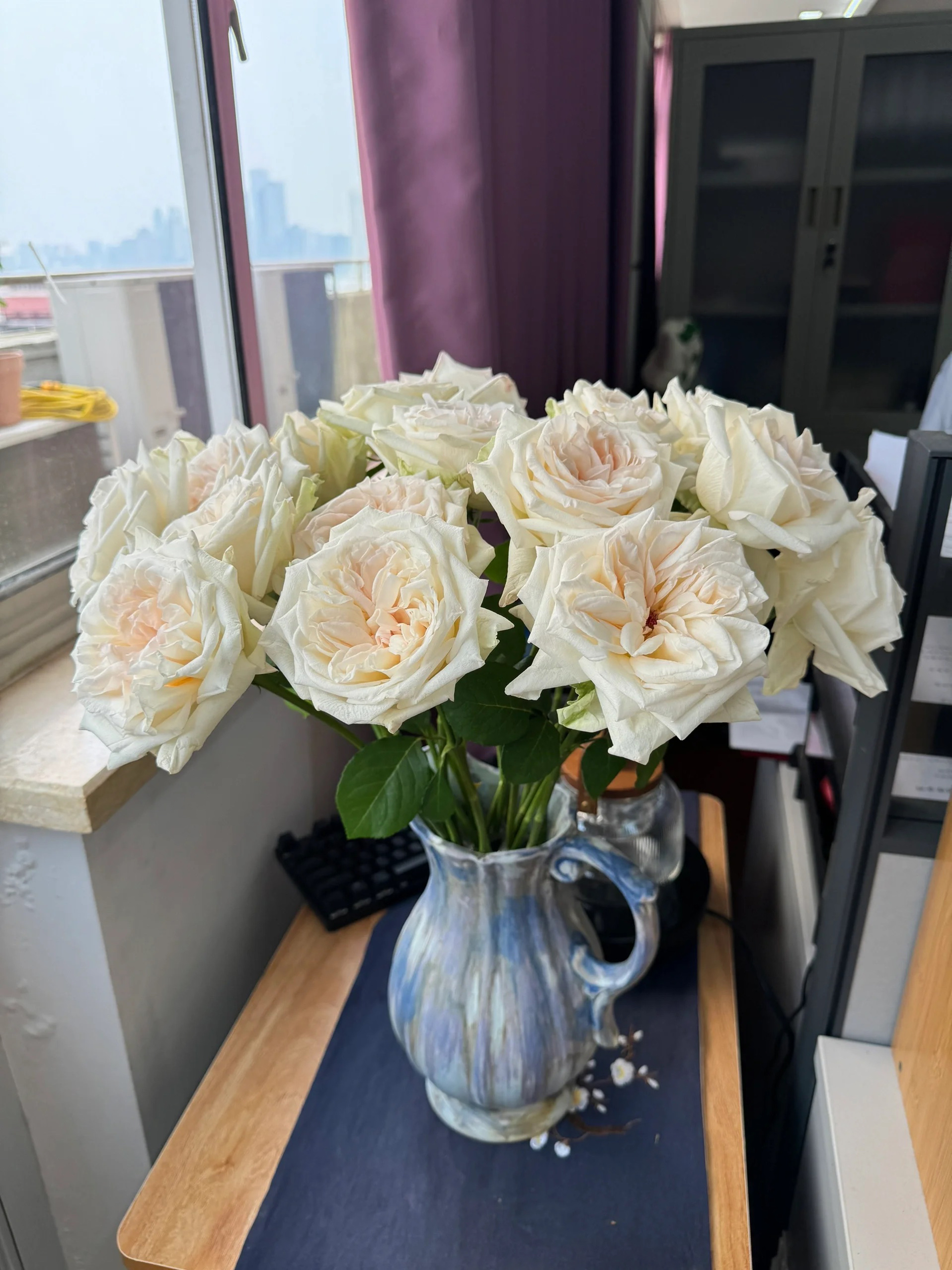 白荔枝浓香型玫瑰云南基地直发情人节送女生水养插花冷链包邮直发