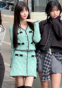 元 短裙套装 版 上衣 绿色针织毛线弹力钻扣拼接V领长袖 2024年新款