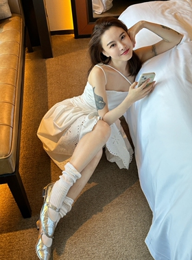 DUO智仙生 棉质府绸 法式中古千金风褶饰白色吊带花朵裙摆连衣裙
