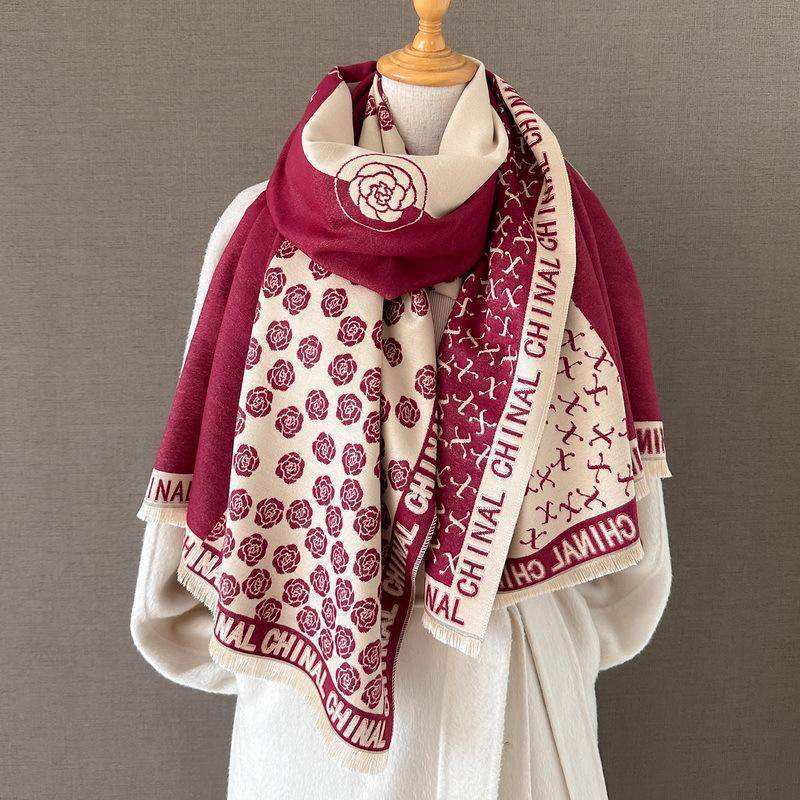 2025年秋冬新款山茶花仿羊绒围巾披肩两用女直播爆款送礼品围巾