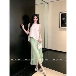 Gardenia 气质轻熟不规则褶皱无袖上衣女小清新绿色流苏半裙套装