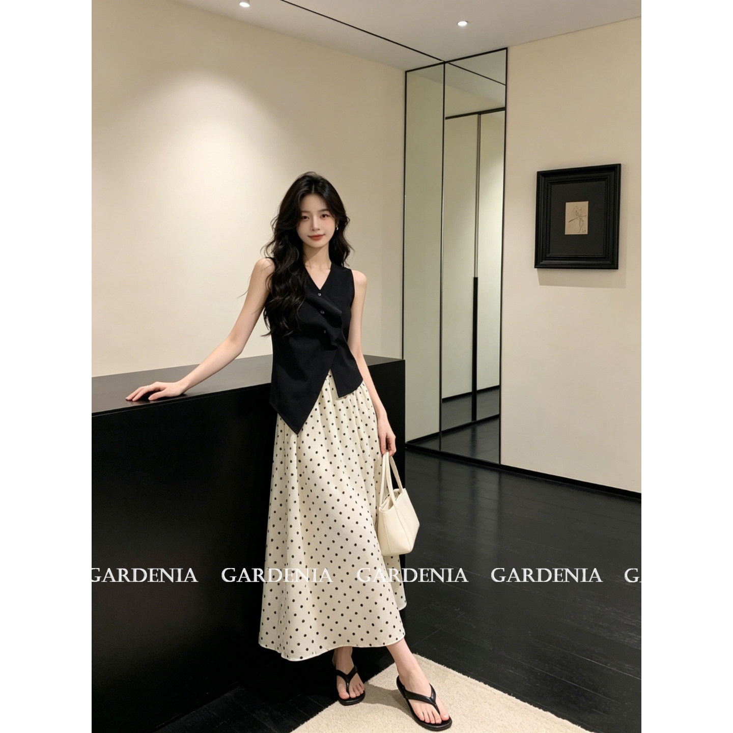 Gardenia 设计感修身显瘦V领马甲背心女复古高腰波点半身裙两件套