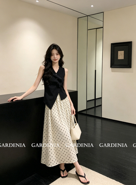 Gardenia 设计感修身显瘦V领马甲背心女复古高腰波点半身裙两件套