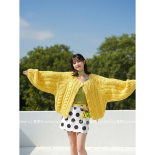 Gardenia 松弛感显白黄色粗针麻花编织开衫女休闲百搭宽松毛衣