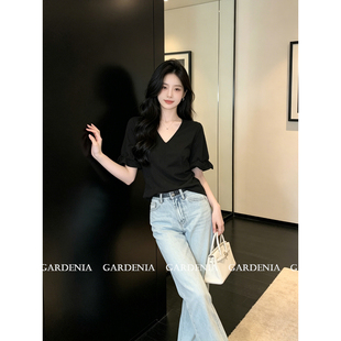 Gardenia 黑色气质高级感折花短袖V领上衣女2026新款百搭宽松衬衫