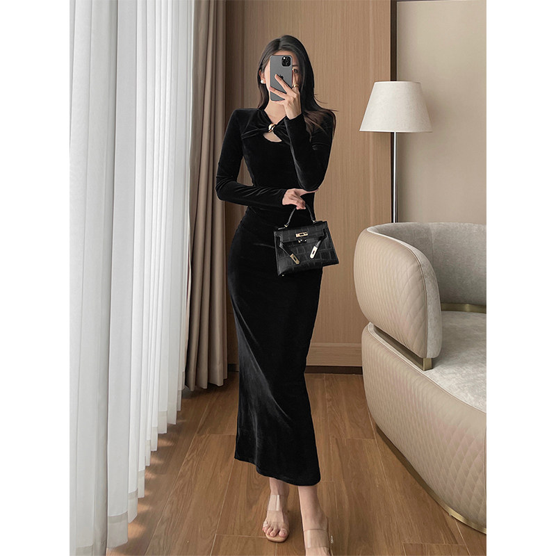 设计感丝绒轻奢连衣裙女冬季新款气质洋气镂空V领修身内搭打底裙,女装/女士精品,连衣裙,淘宝优惠券,粉丝福利购,淘宝优惠卷