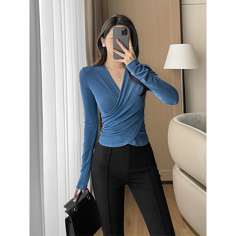 蓝色修身显瘦上衣女春季新款气质纯欲交叉V领长袖褶皱收腰弹力T恤