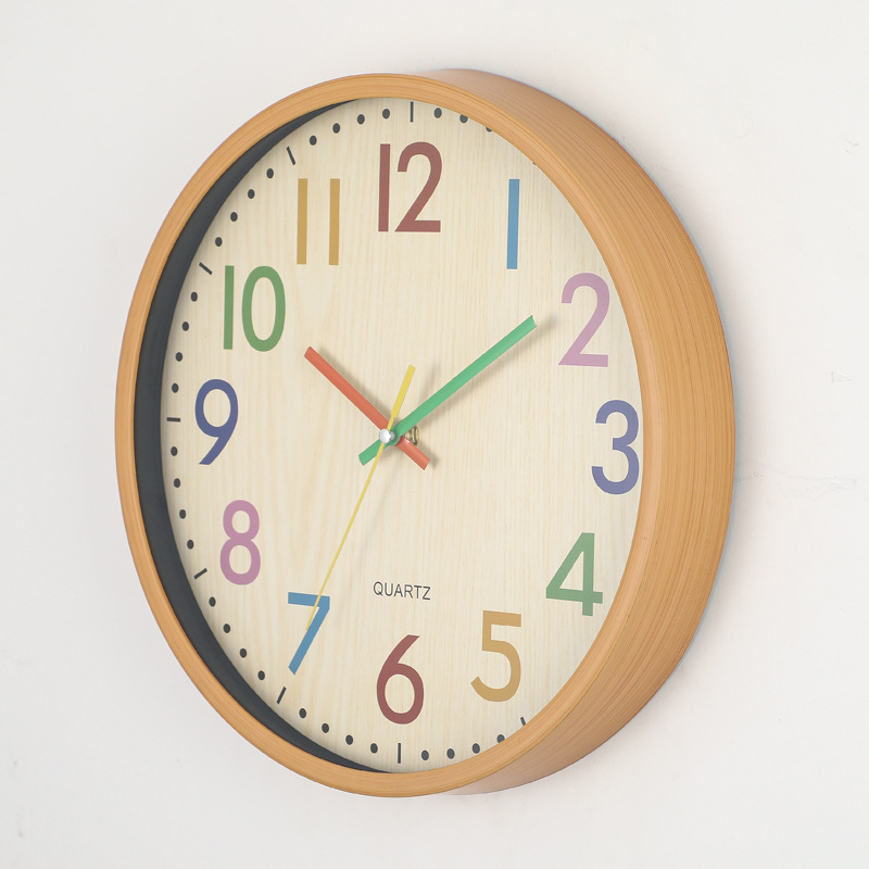 新款圆形彩色挂钟12寸卡通简约卧室客厅钟表儿童房墙上装饰时钟