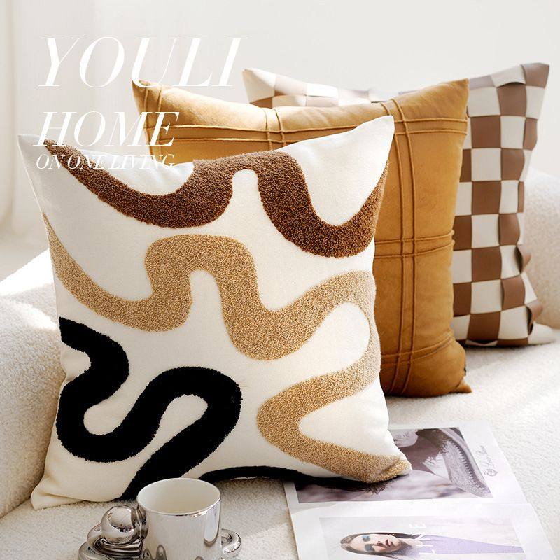 新款奶油风抱枕套组合高级感枕套棕色客厅沙发靠枕靠背床上软靠垫