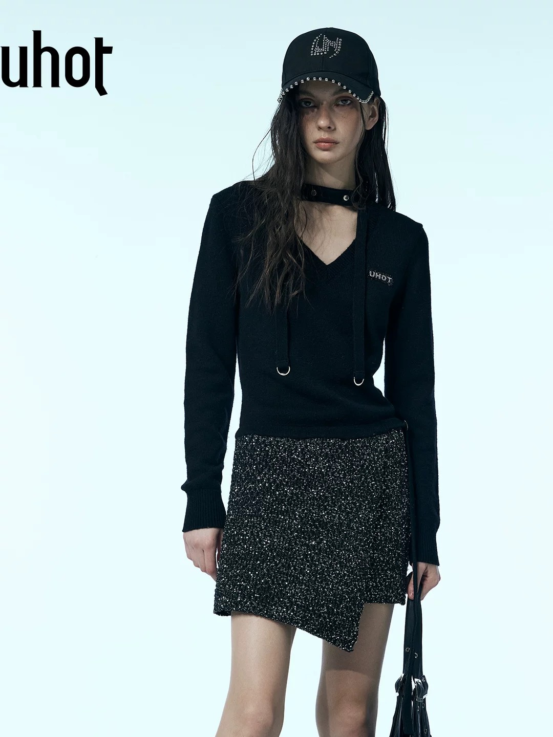 uhot/诱货黑色v领针织连衣裙羊毛修身性感优雅华丽新款 UWWW2L366