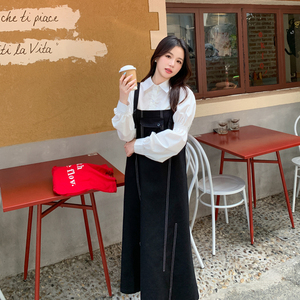 韩系黑色工装背带裙女秋季连衣裙减龄设计感绝美独特流行时髦